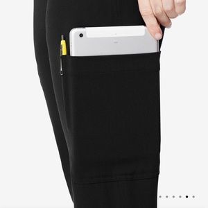 Figs Yola skinny scrub pants